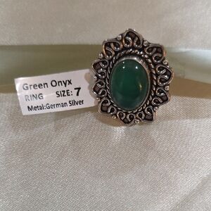 Vintage-Inspired Green Onyx Ring in Silver